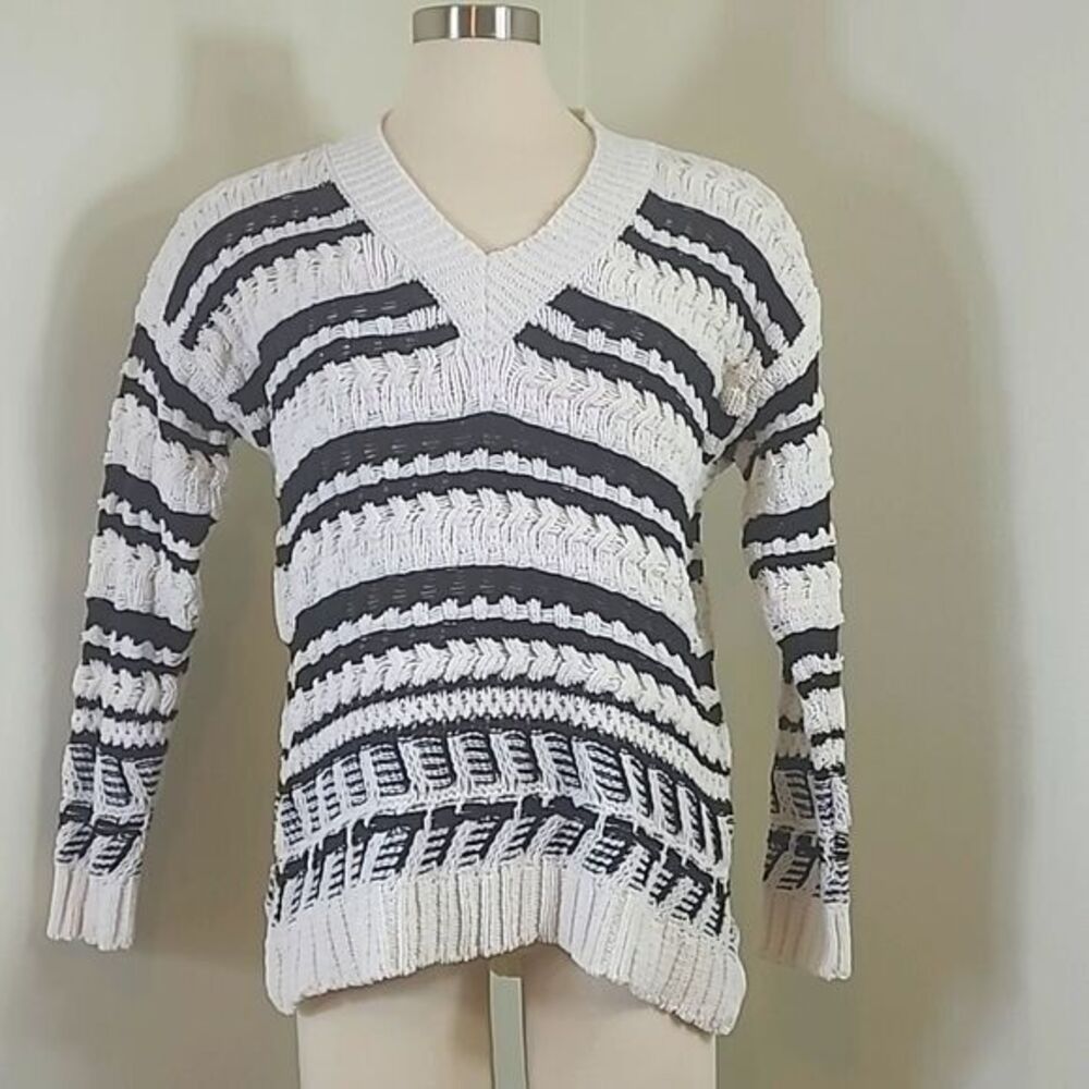 Universal Thread Black & White Striped Womens Sweater Size Small